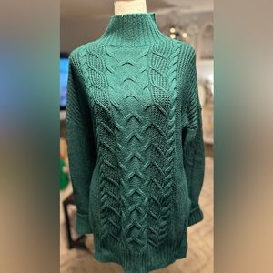 Green cable mock neck sweater. Size small. 100% polyester